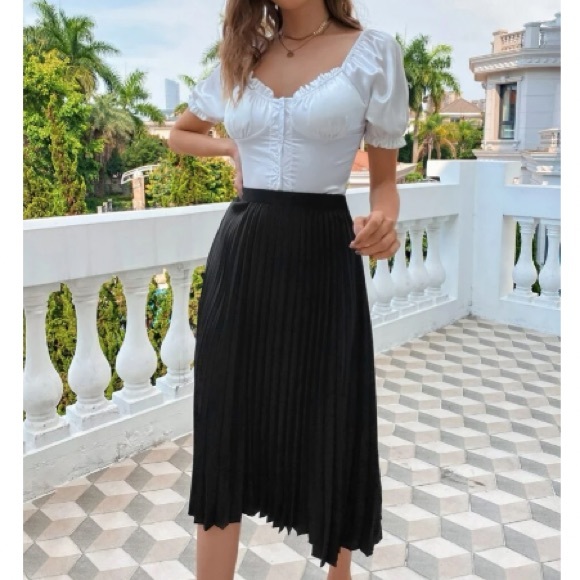 Luxe pleated midi skirt - Picture 7 of 8